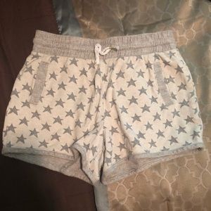 Gray girls star shorts with pockets